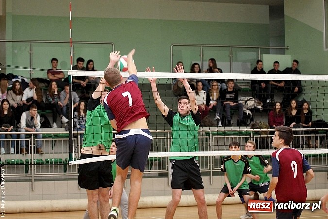 Zdjęcie w galerii na portalu naszraciborz.pl: I LO najlepsze w rozgrywkach siatkówki wiadomości z regionu