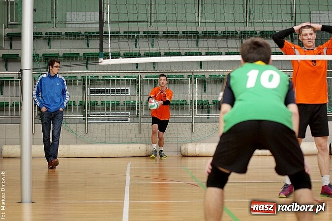 Zdjęcie w galerii na portalu naszraciborz.pl: I LO najlepsze w rozgrywkach siatkówki wiadomości z regionu