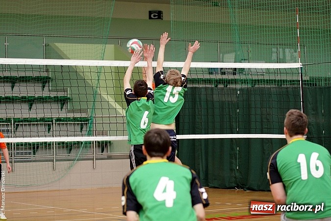 Zdjęcie w galerii na portalu naszraciborz.pl: I LO najlepsze w rozgrywkach siatkówki wiadomości z regionu