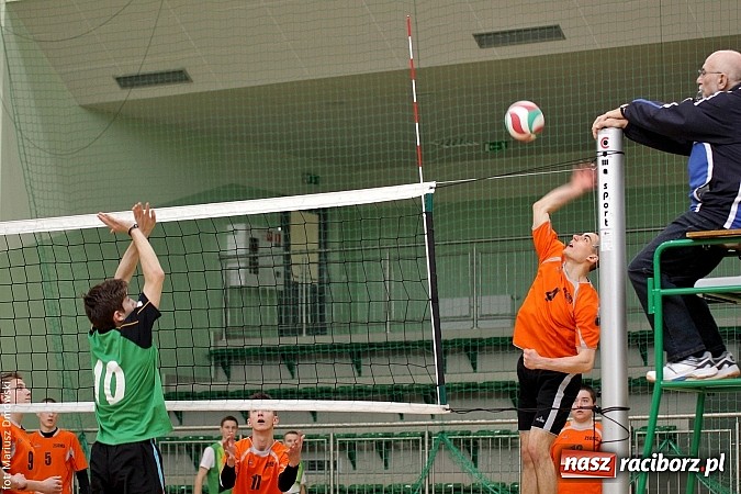 Zdjęcie w galerii na portalu naszraciborz.pl: I LO najlepsze w rozgrywkach siatkówki wiadomości z regionu