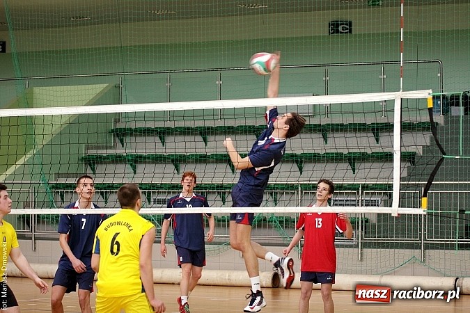 Zdjęcie w galerii na portalu naszraciborz.pl: I LO najlepsze w rozgrywkach siatkówki wiadomości z regionu