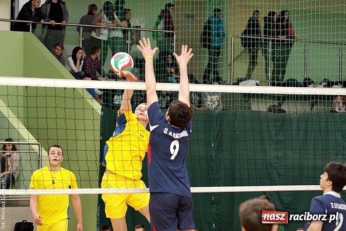 Zdjęcie w galerii na portalu naszraciborz.pl: I LO najlepsze w rozgrywkach siatkówki wiadomości z regionu