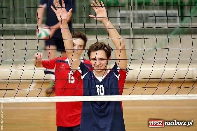 Zdjęcie w galerii na portalu naszraciborz.pl: I LO najlepsze w rozgrywkach siatkówki wiadomości z regionu