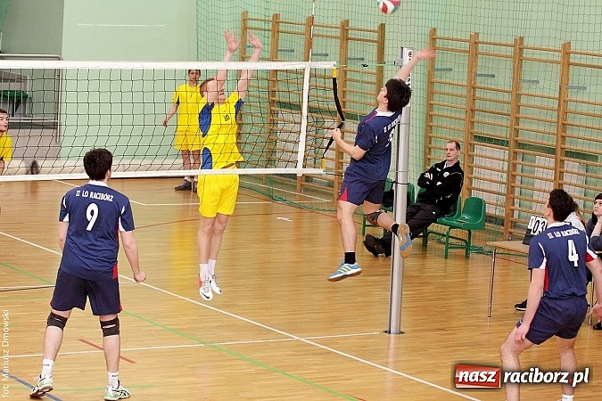 Zdjęcie w galerii na portalu naszraciborz.pl: I LO najlepsze w rozgrywkach siatkówki wiadomości z regionu