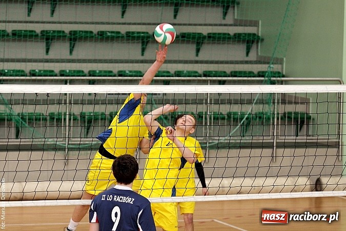 Zdjęcie w galerii na portalu naszraciborz.pl: I LO najlepsze w rozgrywkach siatkówki wiadomości z regionu