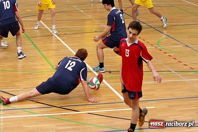 Zdjęcie w galerii na portalu naszraciborz.pl: I LO najlepsze w rozgrywkach siatkówki wiadomości z regionu