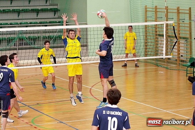 Zdjęcie w galerii na portalu naszraciborz.pl: I LO najlepsze w rozgrywkach siatkówki wiadomości z regionu