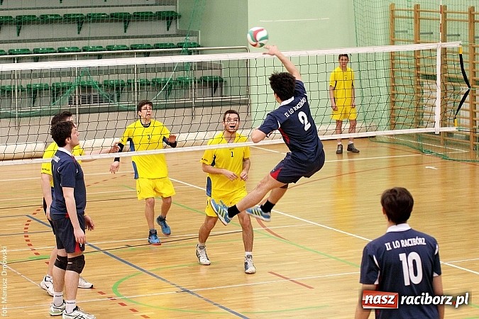 Zdjęcie w galerii na portalu naszraciborz.pl: I LO najlepsze w rozgrywkach siatkówki wiadomości z regionu
