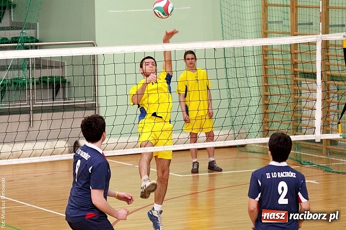 Zdjęcie w galerii na portalu naszraciborz.pl: I LO najlepsze w rozgrywkach siatkówki wiadomości z regionu