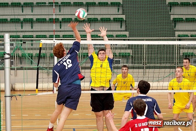 Zdjęcie w galerii na portalu naszraciborz.pl: I LO najlepsze w rozgrywkach siatkówki wiadomości z regionu