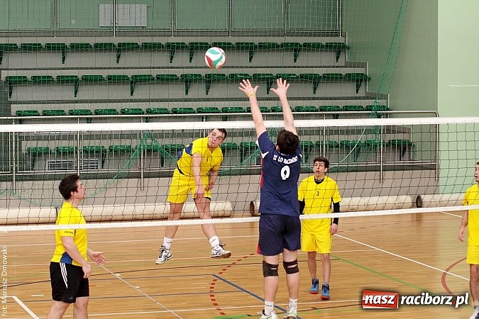 Zdjęcie w galerii na portalu naszraciborz.pl: I LO najlepsze w rozgrywkach siatkówki wiadomości z regionu