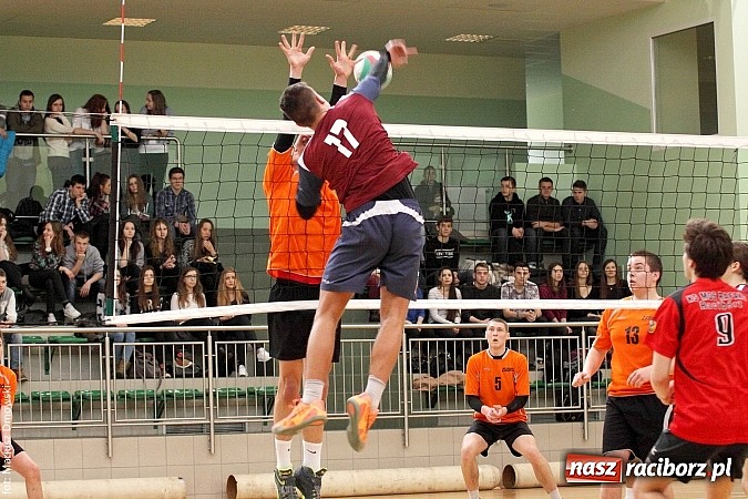 Zdjęcie w galerii na portalu naszraciborz.pl: I LO najlepsze w rozgrywkach siatkówki wiadomości z regionu