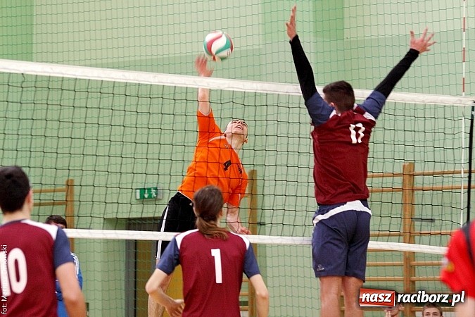 Zdjęcie w galerii na portalu naszraciborz.pl: I LO najlepsze w rozgrywkach siatkówki wiadomości z regionu
