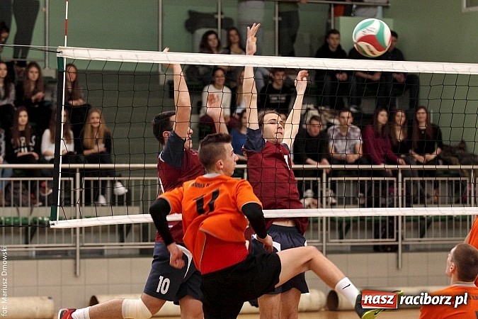 Zdjęcie w galerii na portalu naszraciborz.pl: I LO najlepsze w rozgrywkach siatkówki wiadomości z regionu