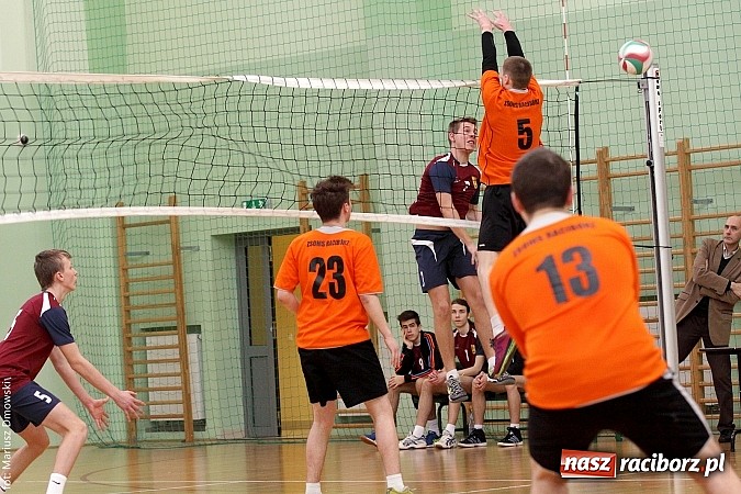 Zdjęcie w galerii na portalu naszraciborz.pl: I LO najlepsze w rozgrywkach siatkówki wiadomości z regionu