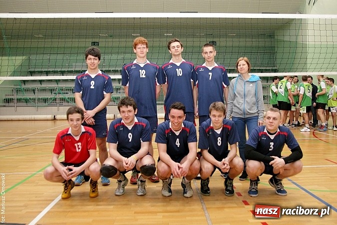 Zdjęcie w galerii na portalu naszraciborz.pl: I LO najlepsze w rozgrywkach siatkówki wiadomości z regionu