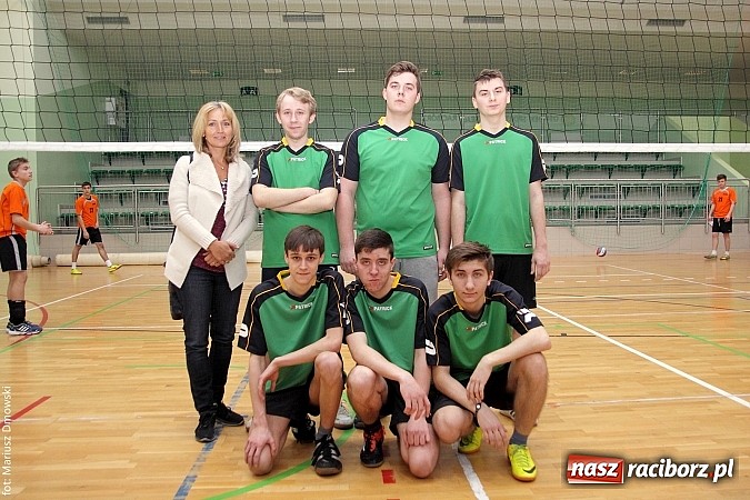 Zdjęcie w galerii na portalu naszraciborz.pl: I LO najlepsze w rozgrywkach siatkówki wiadomości z regionu