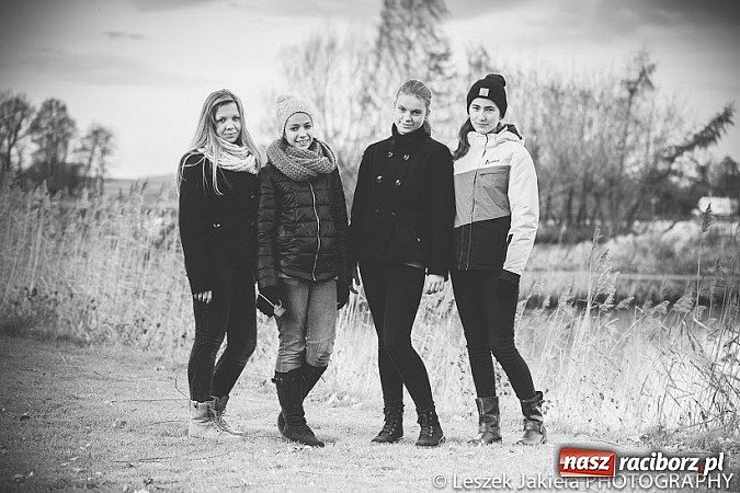 Zdjęcie w galerii na portalu naszraciborz.pl: Młodzi mieszkańcy gminy Krzanowice poznają świat fotografii wiadomości z regionu