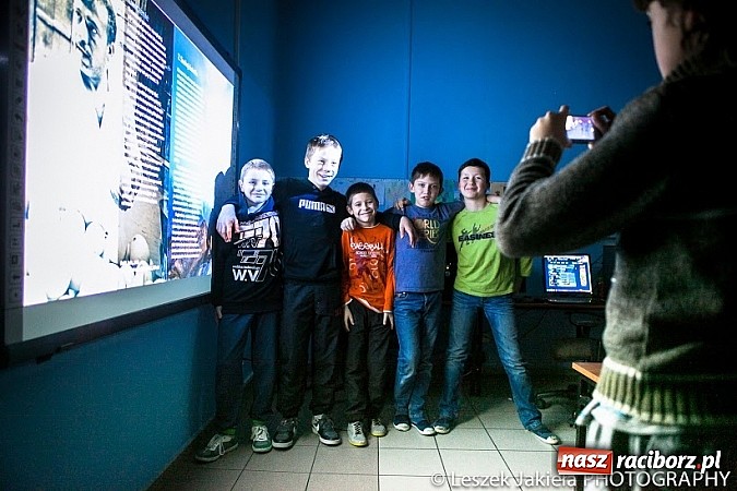 Zdjęcie w galerii na portalu naszraciborz.pl: Młodzi mieszkańcy gminy Krzanowice poznają świat fotografii wiadomości z regionu