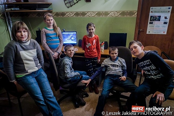 Zdjęcie w galerii na portalu naszraciborz.pl: Młodzi mieszkańcy gminy Krzanowice poznają świat fotografii wiadomości z regionu