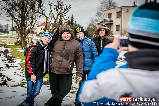 Zdjęcie w galerii na portalu naszraciborz.pl: Młodzi mieszkańcy gminy Krzanowice poznają świat fotografii wiadomości z regionu
