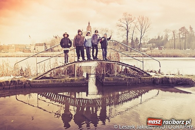 Zdjęcie w galerii na portalu naszraciborz.pl: Młodzi mieszkańcy gminy Krzanowice poznają świat fotografii wiadomości z regionu