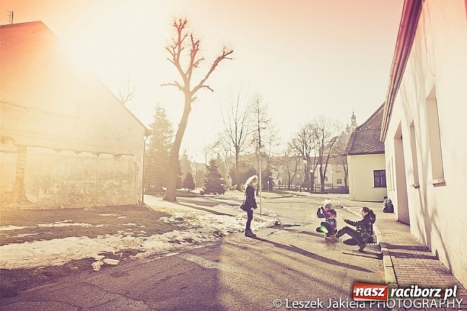 Zdjęcie w galerii na portalu naszraciborz.pl: Młodzi mieszkańcy gminy Krzanowice poznają świat fotografii wiadomości z regionu