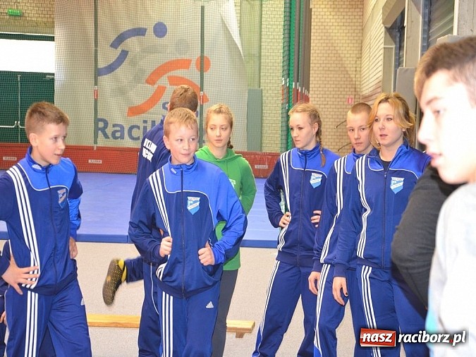 Zdjęcie w galerii na portalu naszraciborz.pl: Pokaz zapaśniczy i lekkoatletyczny w nowej hali SMS-u  wiadomości z regionu