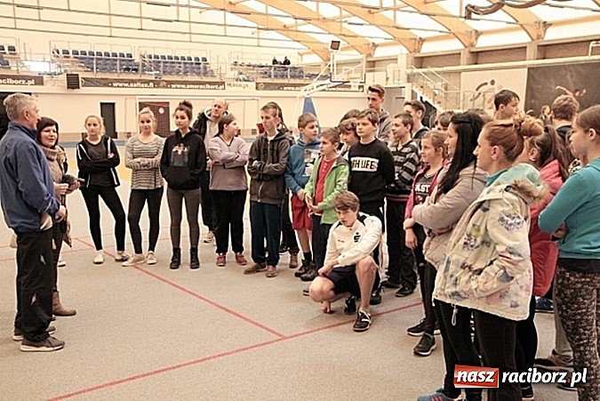 Zdjęcie w galerii na portalu naszraciborz.pl: Pokaz zapaśniczy i lekkoatletyczny w nowej hali SMS-u  wiadomości z regionu