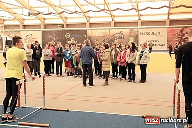 Zdjęcie w galerii na portalu naszraciborz.pl: Pokaz zapaśniczy i lekkoatletyczny w nowej hali SMS-u  wiadomości z regionu