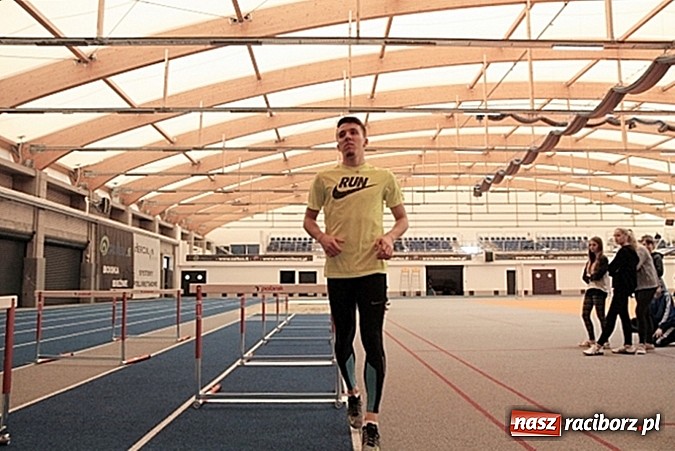 Zdjęcie w galerii na portalu naszraciborz.pl: Pokaz zapaśniczy i lekkoatletyczny w nowej hali SMS-u  wiadomości z regionu