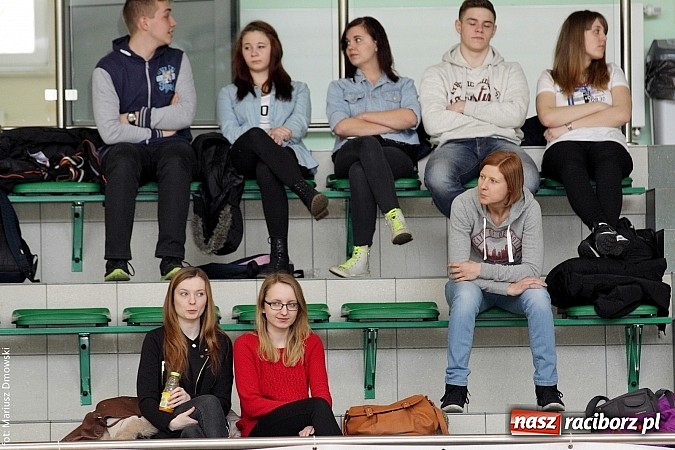 Zdjęcie w galerii na portalu naszraciborz.pl: Koszykówka dziewcząt szkół ponadgimnazjalnych wiadomości z regionu