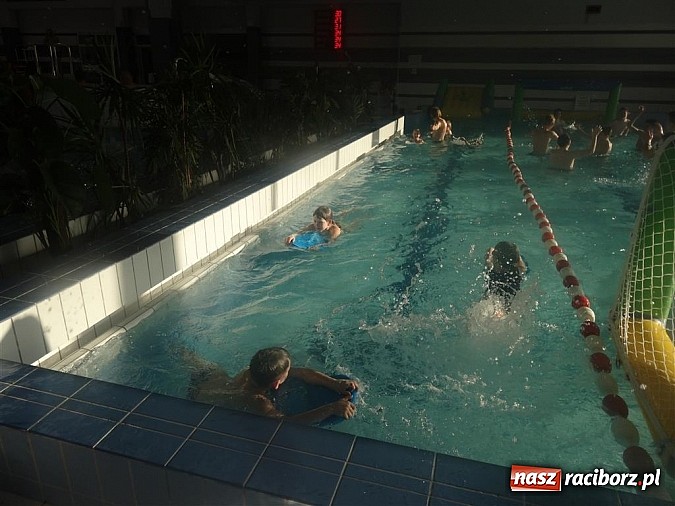 Zdjęcie w galerii na portalu naszraciborz.pl: UKS Zryw z Nędzy odwiedził raciborski Aquapark wiadomości z regionu