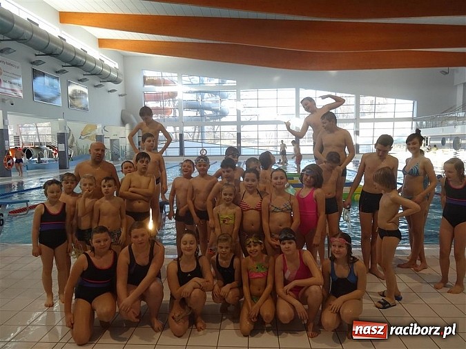 Zdjęcie w galerii na portalu naszraciborz.pl: UKS Zryw z Nędzy odwiedził raciborski Aquapark wiadomości z regionu