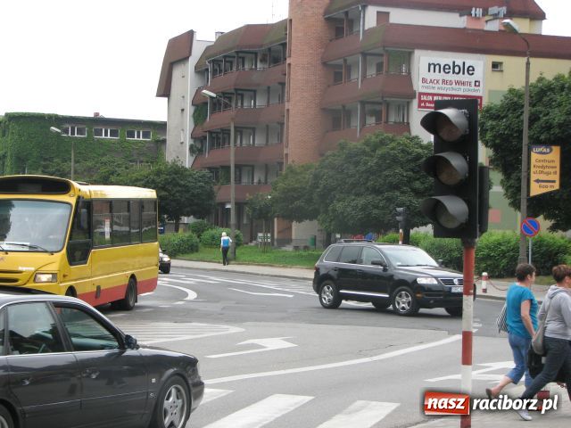 Zdjęcie w galerii na portalu naszraciborz.pl: Wolna amerykanka na skrzyżowaniu wiadomości z regionu