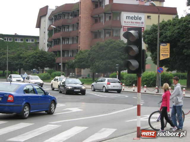 Zdjęcie w galerii na portalu naszraciborz.pl: Wolna amerykanka na skrzyżowaniu wiadomości z regionu