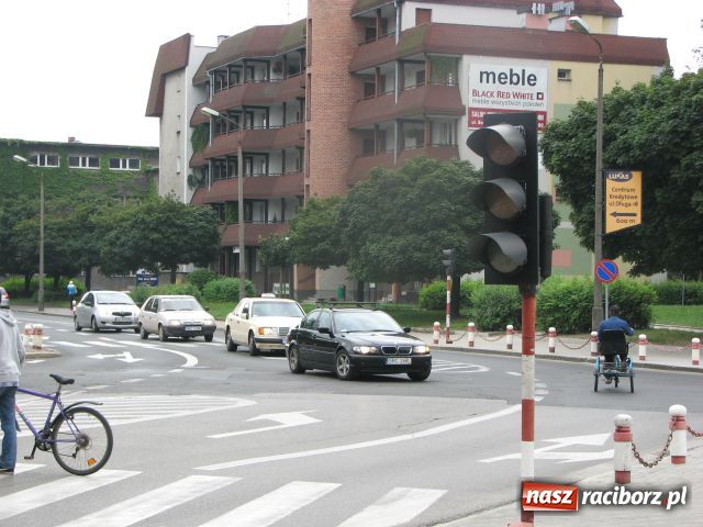 Zdjęcie w galerii na portalu naszraciborz.pl: Wolna amerykanka na skrzyżowaniu wiadomości z regionu