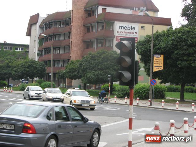 Zdjęcie w galerii na portalu naszraciborz.pl: Wolna amerykanka na skrzyżowaniu wiadomości z regionu