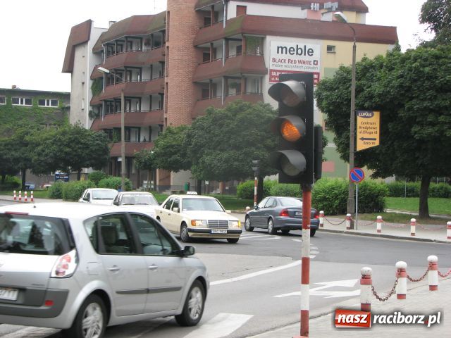 Zdjęcie w galerii na portalu naszraciborz.pl: Wolna amerykanka na skrzyżowaniu wiadomości z regionu