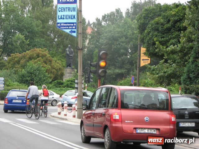Zdjęcie w galerii na portalu naszraciborz.pl: Wolna amerykanka na skrzyżowaniu wiadomości z regionu
