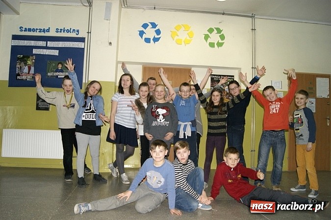 Zdjęcie w galerii na portalu naszraciborz.pl: W Szkole na Ostrogu powstał Klub Młodego Noblisty wiadomości z regionu