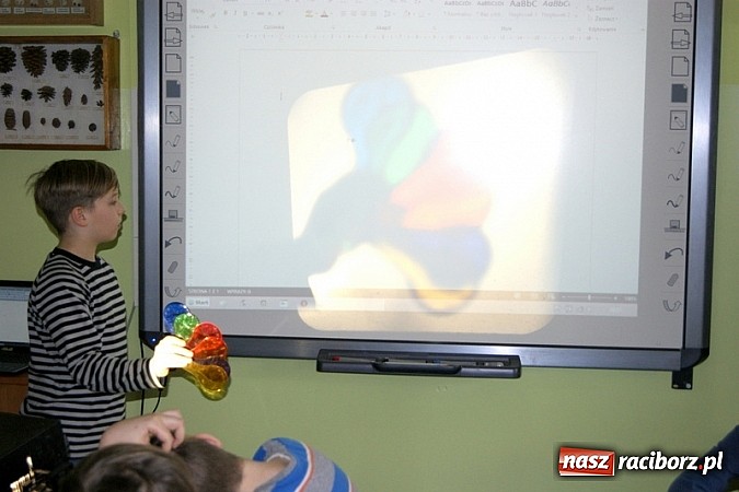 Zdjęcie w galerii na portalu naszraciborz.pl: W Szkole na Ostrogu powstał Klub Młodego Noblisty wiadomości z regionu