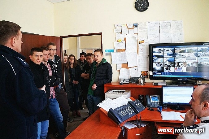 Zdjęcie w galerii na portalu naszraciborz.pl: Ekonomik w raciborskiej komendzie  wiadomości z regionu