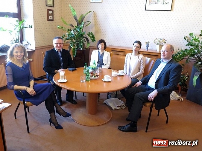 Zdjęcie w galerii na portalu naszraciborz.pl: Pozyskali pieniądze na zajęcia dla młodzieży wiadomości z regionu