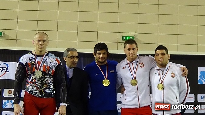 Zdjęcie w galerii na portalu naszraciborz.pl: Udany początek sezonu zapaśników Dębu. Jezierzański na drodze do igrzysk w RIO wiadomości z regionu