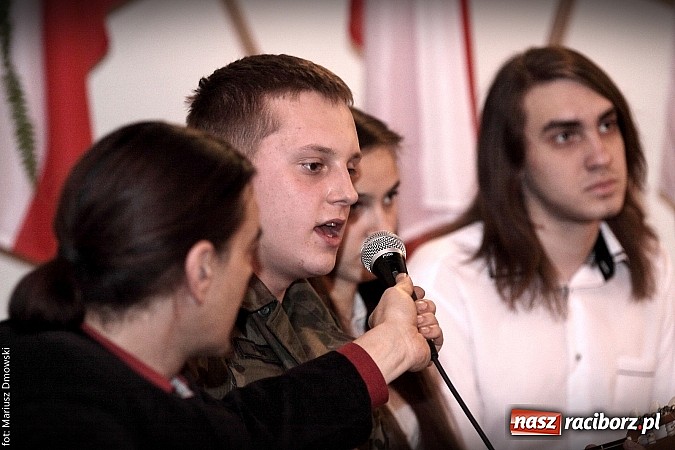 Zdjęcie w galerii na portalu naszraciborz.pl: Wieczornica ku pamięci Żołnierzy Wyklętych wiadomości z regionu