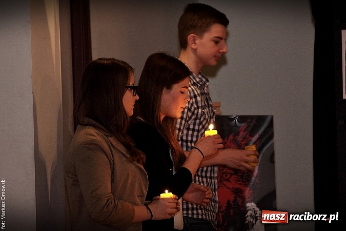 Zdjęcie w galerii na portalu naszraciborz.pl: Wieczornica ku pamięci Żołnierzy Wyklętych wiadomości z regionu