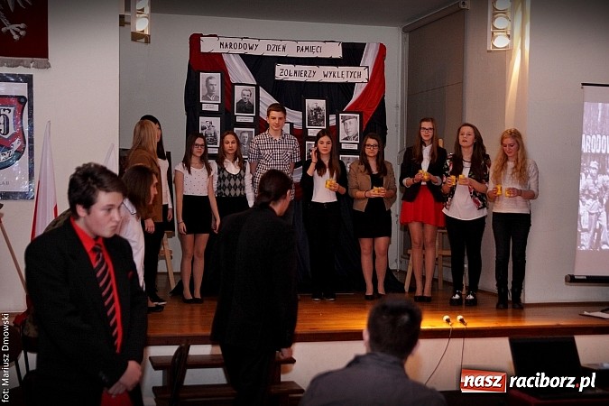 Zdjęcie w galerii na portalu naszraciborz.pl: Wieczornica ku pamięci Żołnierzy Wyklętych wiadomości z regionu