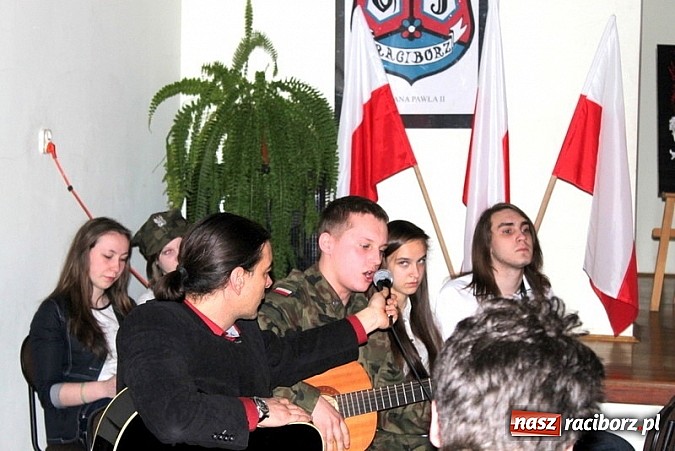 Zdjęcie w galerii na portalu naszraciborz.pl: Wieczornica ku pamięci Żołnierzy Wyklętych wiadomości z regionu