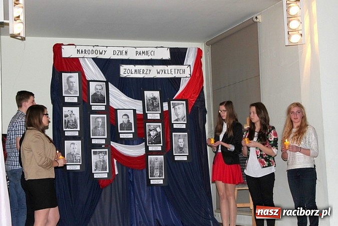 Zdjęcie w galerii na portalu naszraciborz.pl: Wieczornica ku pamięci Żołnierzy Wyklętych wiadomości z regionu